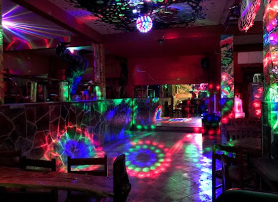 bolivia/cordillera-real/bar/discoteca-bufalo