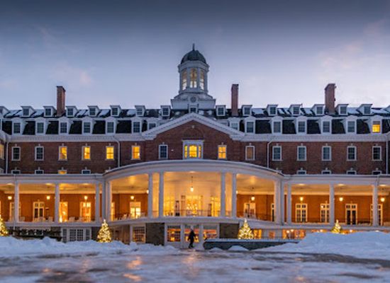 new-york/leatherstocking-region/bar/the-otesaga-resort-hotel