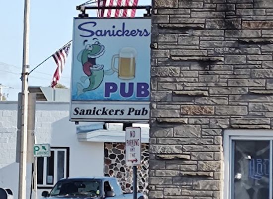 wisconsin/central-sands/bar/sanickers-pub