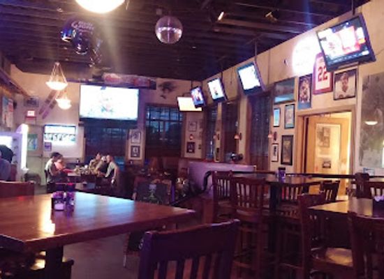 texas/south-plains/bar/cujo-s-sports-bar-grill