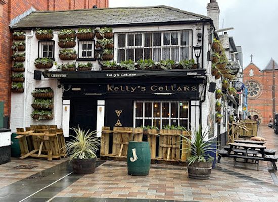 ireland/ulster-part-within-current-ireland/bar/kelly-s-cellars