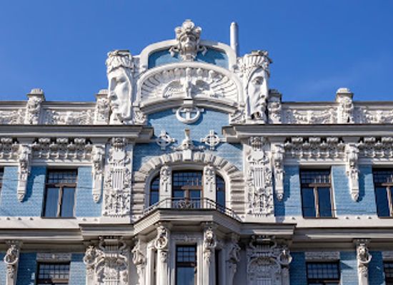 latvia/riga/art-nouveau-district/bar/art-nouveau-building