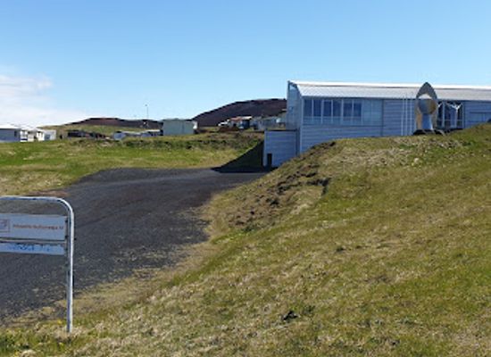 iceland/westman-islands/bar/hollin