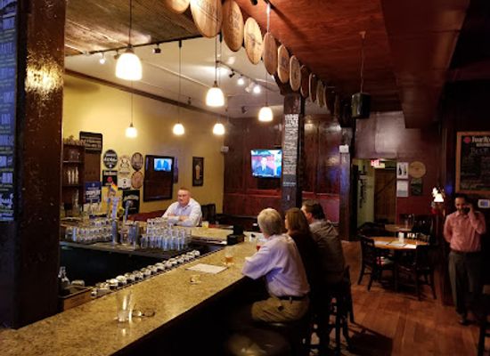 tennessee/memphis/downtown/bar/belle-tavern