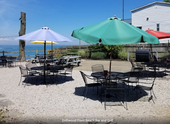 ohio/geneva-on-the-lake/bar/driftwood-point-beach-bar-and-grill