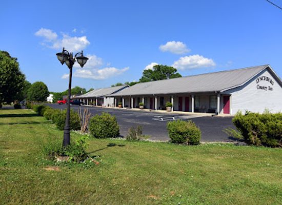 tennessee/middle-tennessee/bar/lynchburg-country-inn