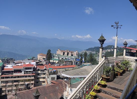 india/darjeeling/tiger-hill/bar/glenary-s-bakery-resturant-pub
