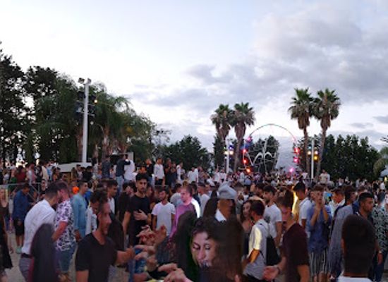 italy/calabria/bar/white-different-club