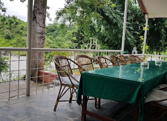 nepal/bandipur/bar/marsyangdi-river-view-resort