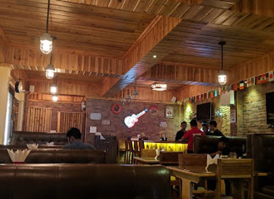 india/darjeeling/tiger-hill/bar/ara-restaurant-cum-bar