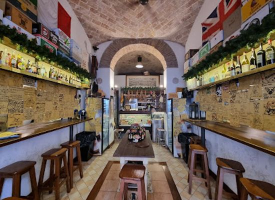 vatican-city/belvedere-courtyard/bar/angrypig-birretta-e-porchetta