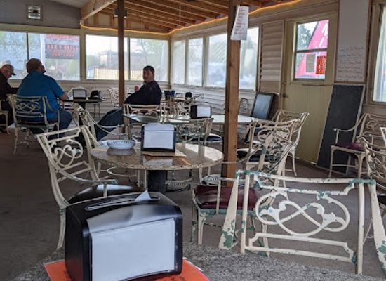 illinois/driftless-area/bar/shakerag-bar-grill