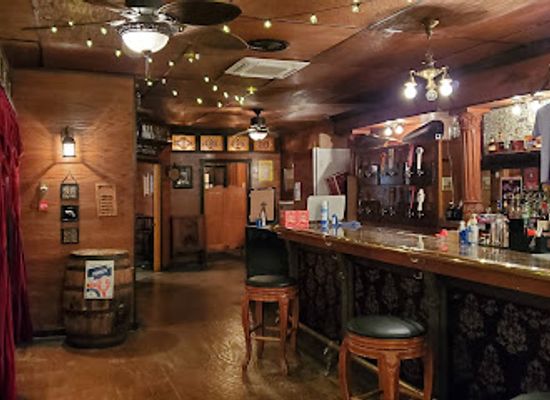 iowa/tallgrass-prairie/bar/the-safe-house-saloon