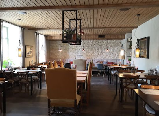 estonia/panga-cliff/bar/castello-restoran-pizzeria