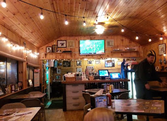 vermont/grand-isle-county/bar/rozzi-s-lakeshore-tavern