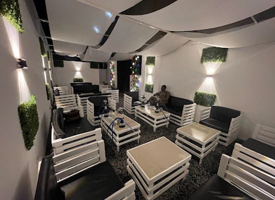 mali/mande/bar/golden-space