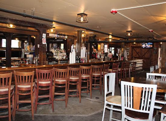 pennsylvania/happy-valley/bar/doggie-s-pub