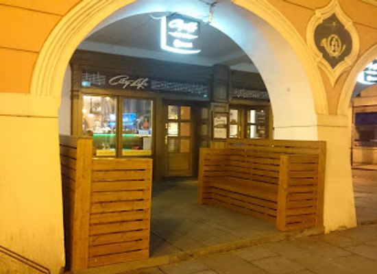 czechia/ceske-budejovice/bar/city-life
