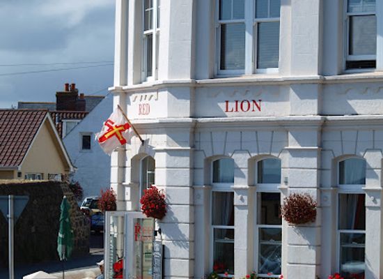 guernsey/rousse-tower/bar/the-red-lion-randalls