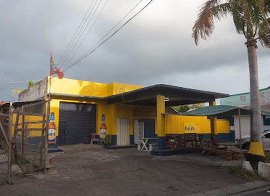 saint-kitts-and-nevis/basseterre/bar/steds