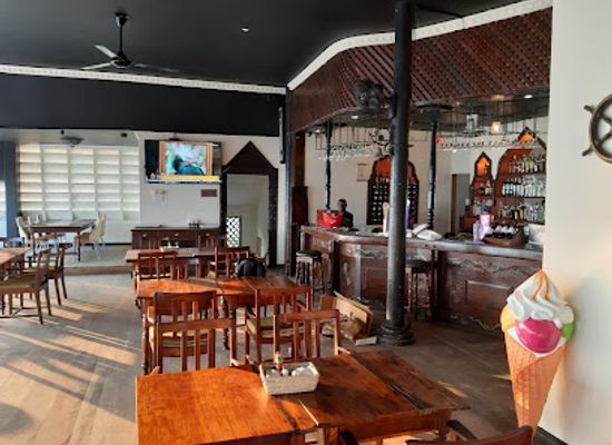 tanzania/stone-town/bar/6-degrees-south