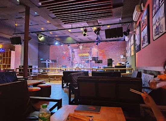 myanmar-burma/mandalay/bar/cowboy-live-music-bar