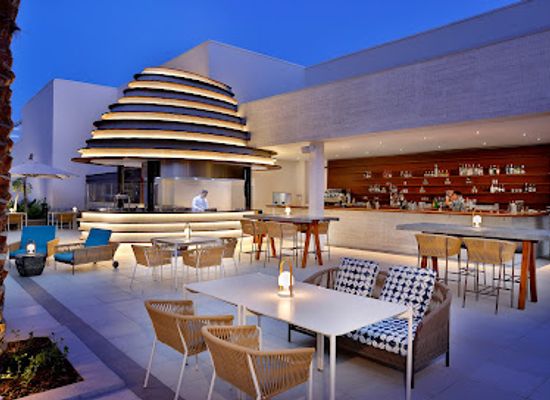 united-arab-emirates/yas-island/bar/capila-pool-bar-grill