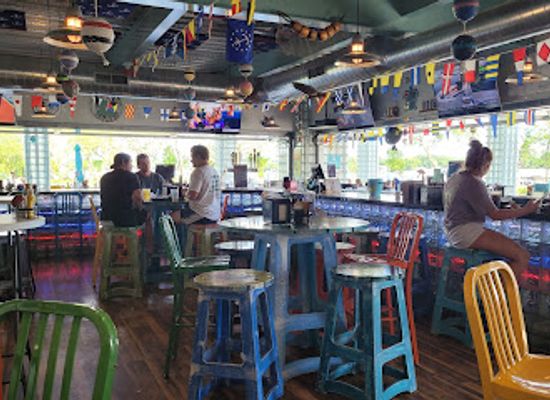 iowa/spirit-lake/bar/snappers-parks-boat-club