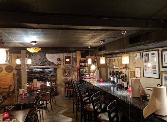 south-dakota/spearfish-canyon/bar/dough-trader-pizza