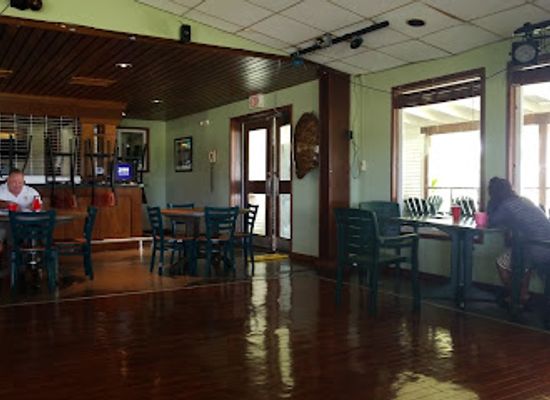 marshall-islands/namu-atoll/bar/outrigger-bar-grill