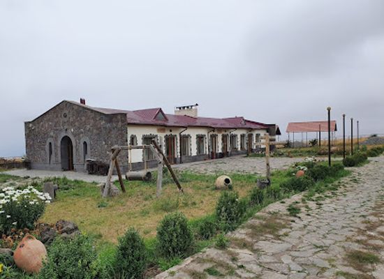 armenia/tatev-mountains/bar/hatseni-tavern