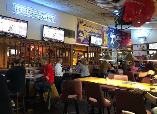 minnesota/saint-cloud/bar/howie-s-sports-bar-grill