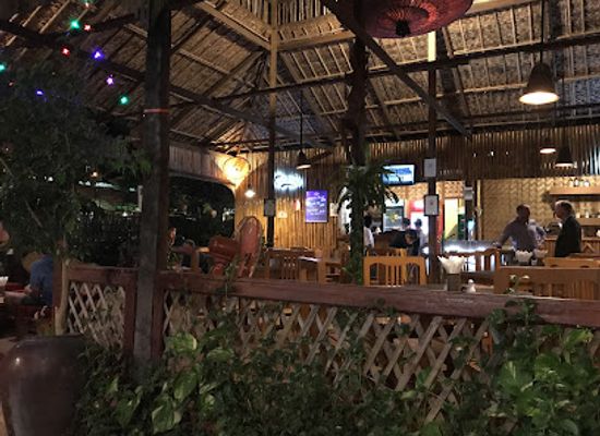 myanmar-burma/bagan/old-bagan/bar/hti-bar-restaurant