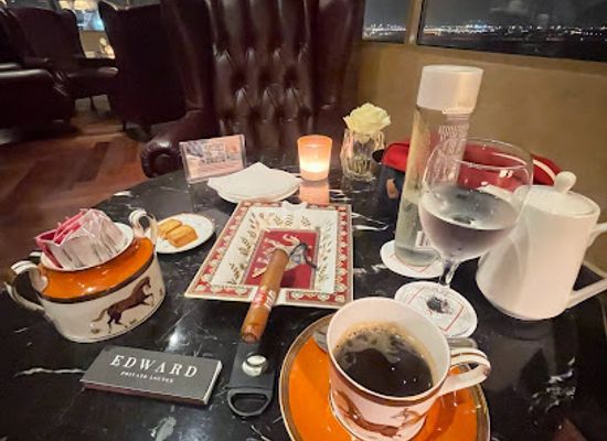 qatar/khor-al-adaid-inland-sea/bar/edward-lounge-millenniumhoteldoha
