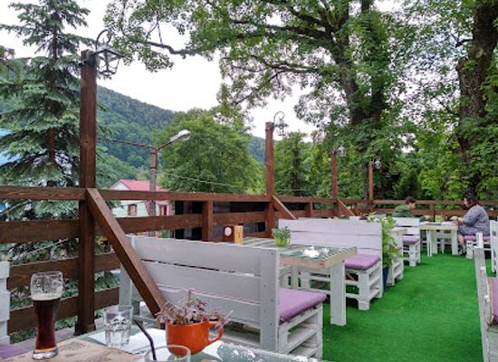 ukraine/yaremche/bar/festa-yaremche