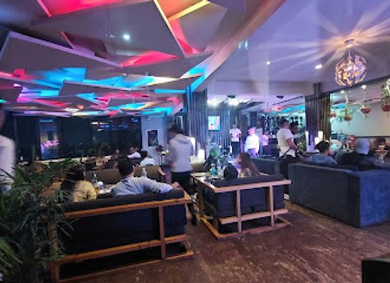 nepal/makalu-base-camp/bar/cityscape-lounge-and-bar
