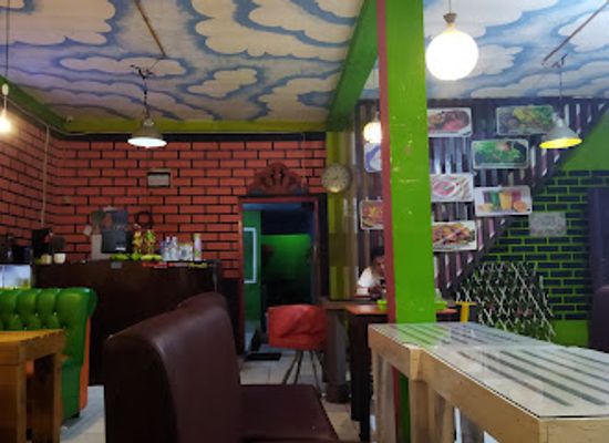indonesia/west-sumatra/bar/bintang-vista-resto-karaoke-family