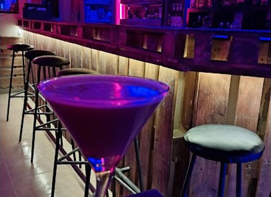 lebanon/bekaa-valley/bar/hm-barr