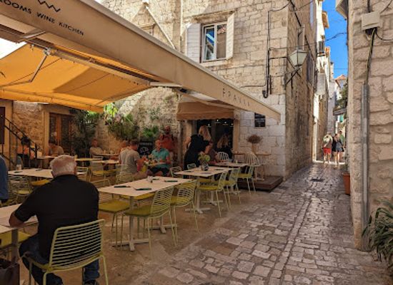 croatia/trogir/bar/franka-rooms-wine-kitchen