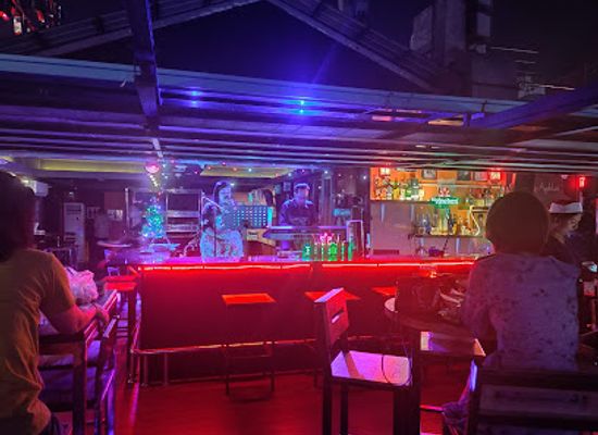 myanmar-burma/yangon/sanchaung/bar/tony-bar
