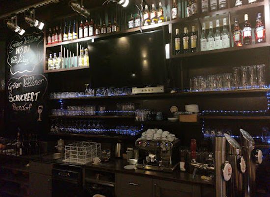 austria/vienna/leopoldstadt/bar/bier-und-zeit