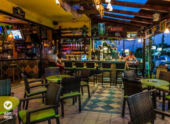greece/crete/bar/baraki-bar