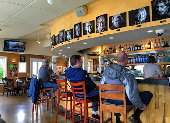 washington/whidbey-island/bar/village-pizzeria