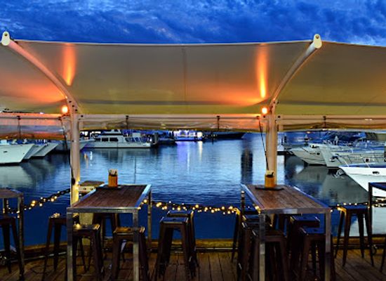 australia/gold-coast/main-beach/bar/glass-dining-lounge-bar