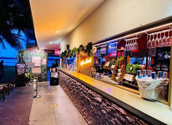 singapore/tampines/bar/georges-the-cove