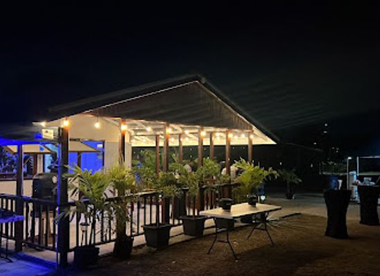 barbados/christ-church/bar/liquido-cocktail-sports-bar
