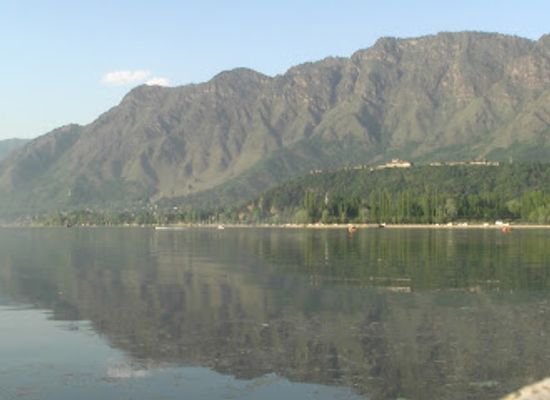 india/kashmir-great-lakes/bar/sonzal-musical-fountain-and-laser-show