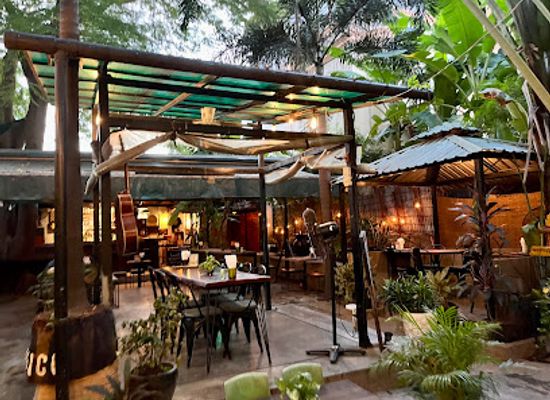 cambodia/phnom-penh/chamkar-mon/bar/botanico-craft-beer-garden