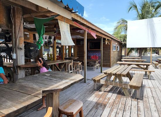 belize/san-pedro/bar/carlo-ernie-s-runway-bar