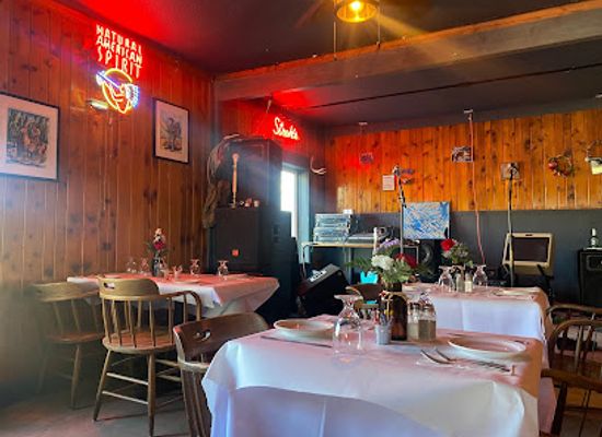 oregon/lake-county/bar/neon-cowboy-roadhouse